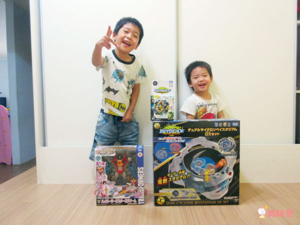 小學超夯戰鬥陀螺！日本【TAKARA TOMY】人氣玩具