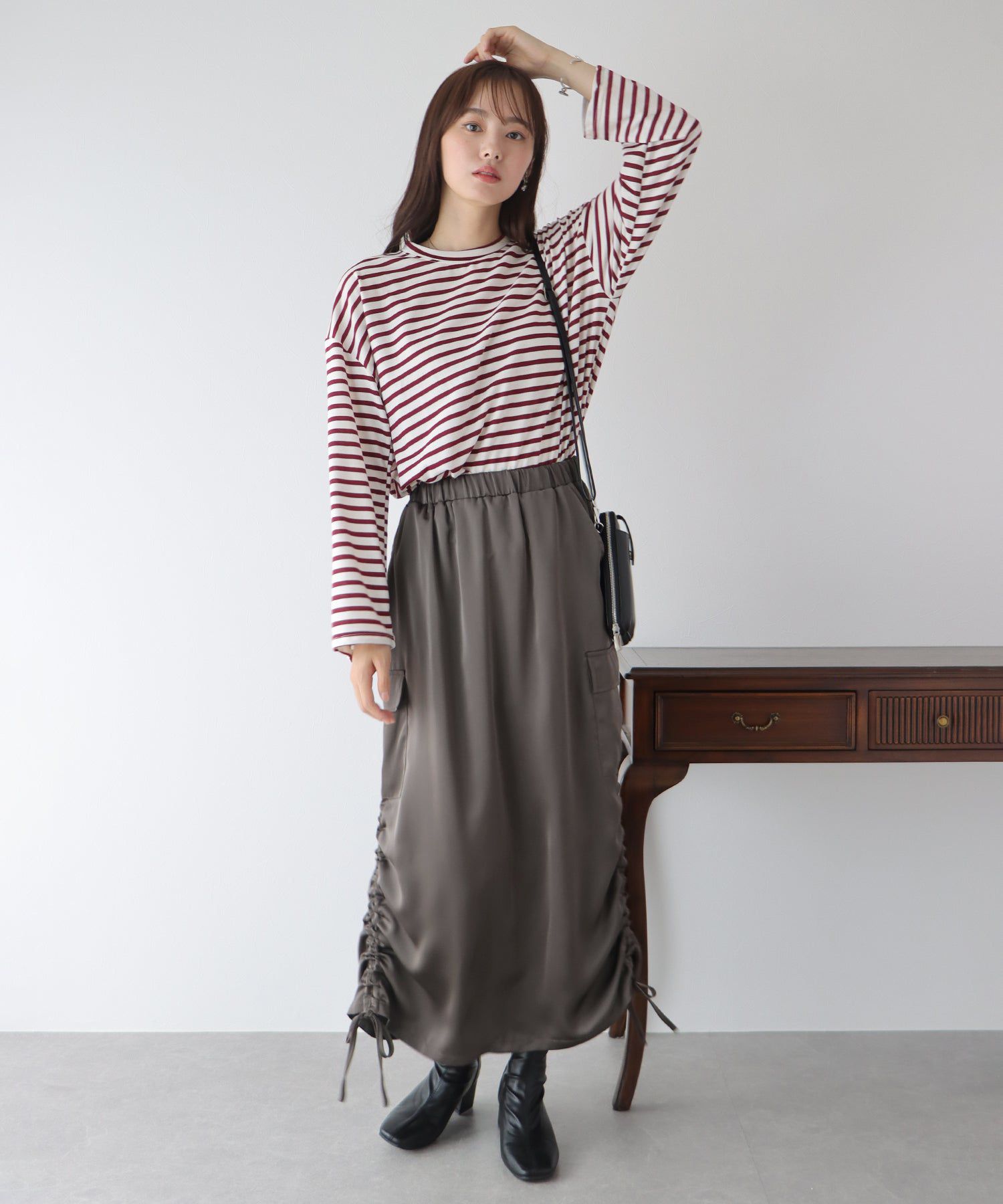 日本 BLUE EAST - 帥氣側抽繩工裝裙-深灰