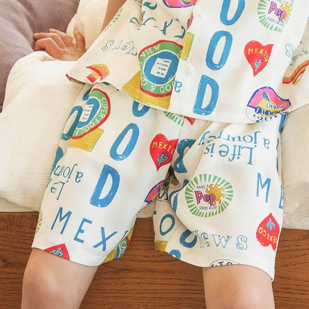 吸水速乾 渡假風印花短褲-徽章-白