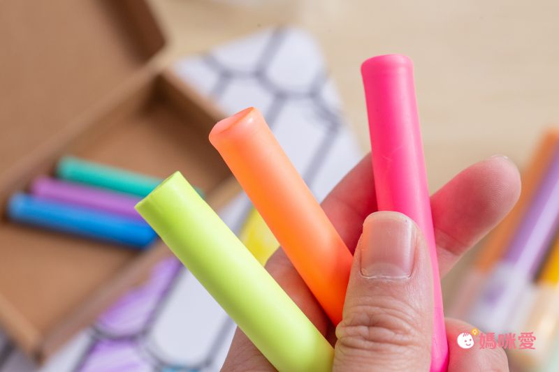 韓國SNOWKIDS - 寶寶安全無痕塗鴉蠟筆-6色組：冰雪藍/杏玫红/極光黃/粉凝綠/芋藕紫/橙柚橘