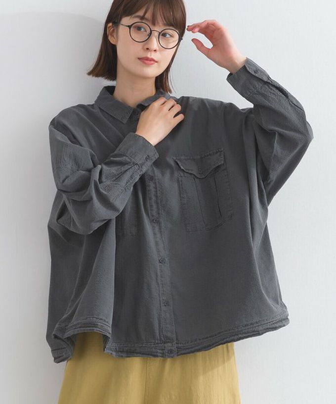 日本 Lupilien - 復古紋理率性抽繩純棉落肩襯衫-炭灰