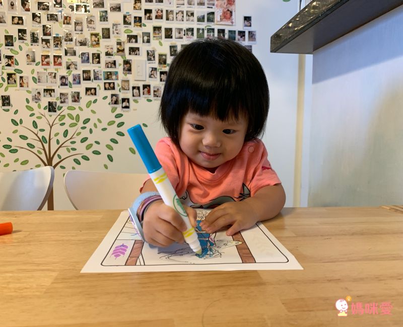 Crayola繪兒樂 - 冰雪奇緣2大藝術家套裝-獨家買就送神彩著色套裝-冰雪奇緣(閃亮版)(第一代第二代隨機)