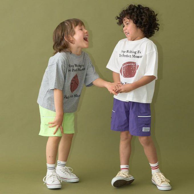 日本 b-ROOM - 球類印花舒適天竺棉短袖上衣-橄欖球-米白