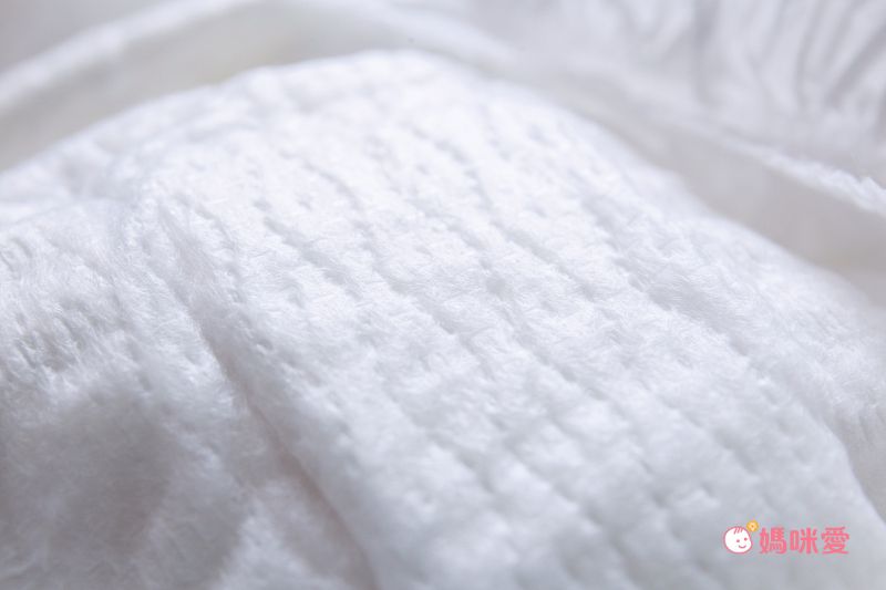 麗貝樂 Libero - 綠色環保升級/嬰兒尿布/紙尿褲touch-頂級系列 (S/3號)-28片x6包