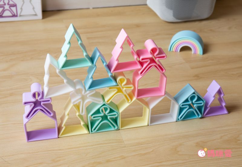 西班牙 dëna - 多功能益智軟積木/疊疊樂 小人物+小房子-夢幻藍