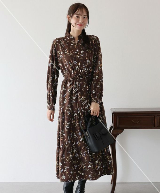 日本 BLUE EAST - [人氣款]簡約抽繩收腰長袖洋裝-斑點小花-黑