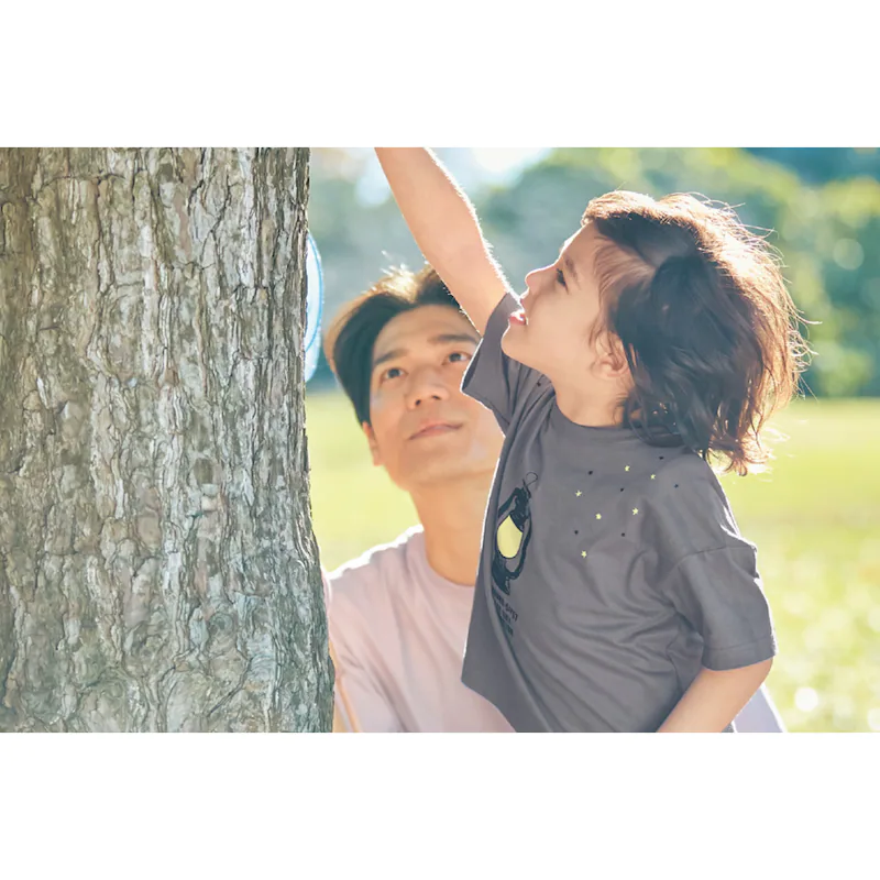 日本千趣會 - GITA 天竺棉印花短T(蓄光變色)-露營燈-灰