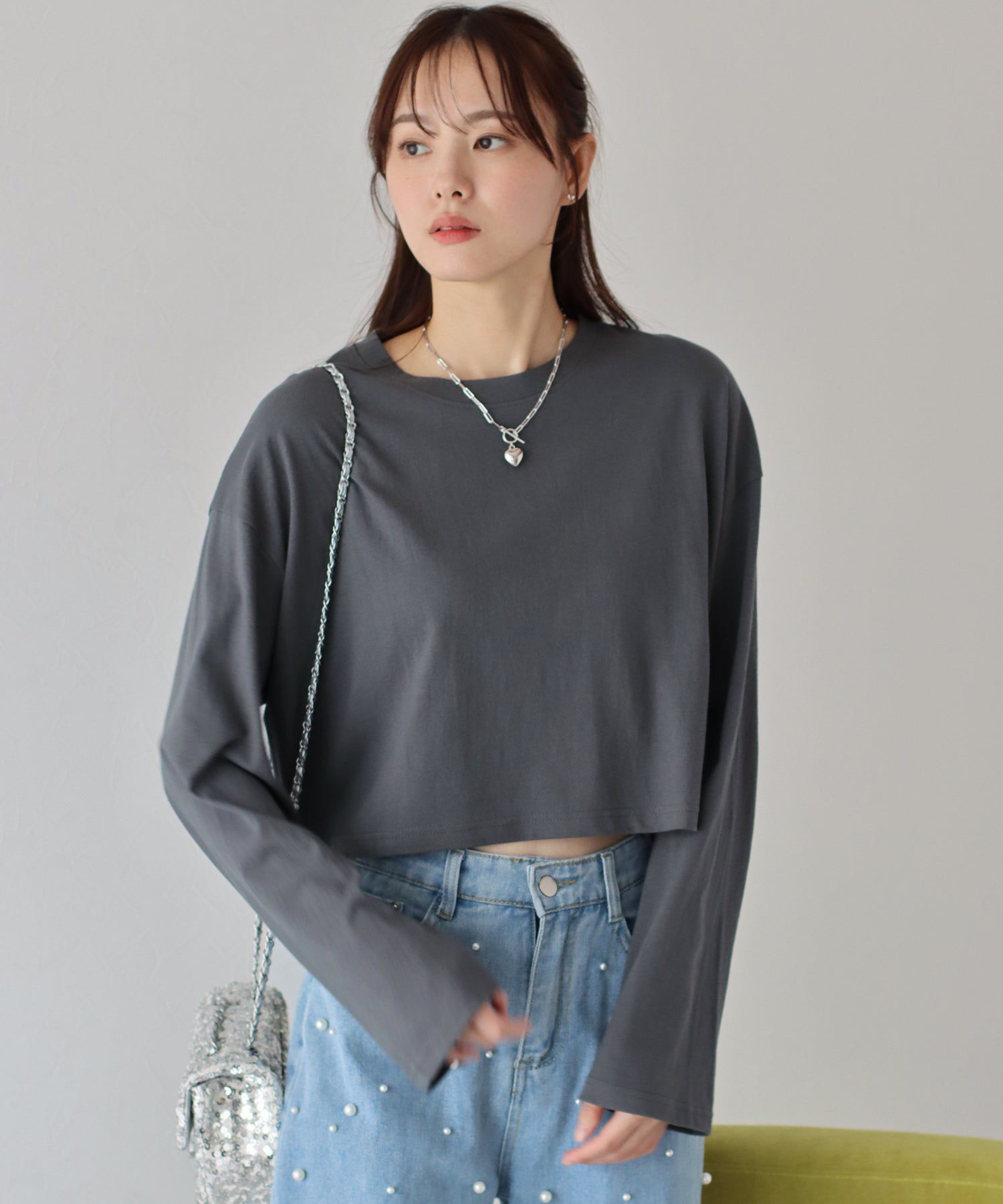 日本 BLUE EAST - 定番百搭短版長袖上衣-黑