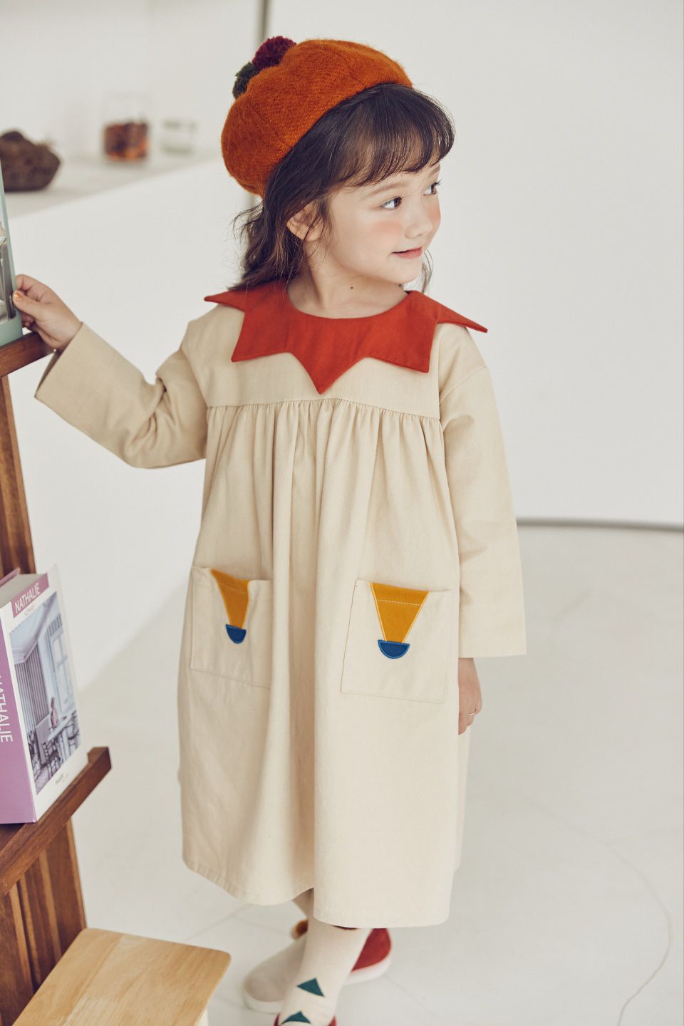 韓國 Mimico - 星星翻領口袋連身洋裝-淺卡其