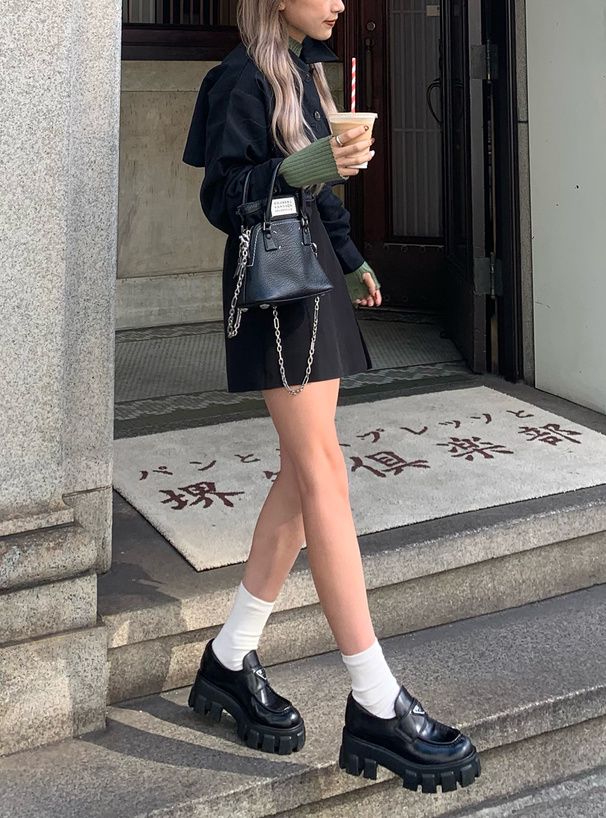 日本 GRL - 高領露指酷甜短針織上衣-黑