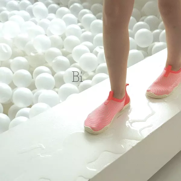 韓國 ❖ 輕盈防滑沙灘鞋／溯溪鞋 ❖ 排水速乾×包覆透氣