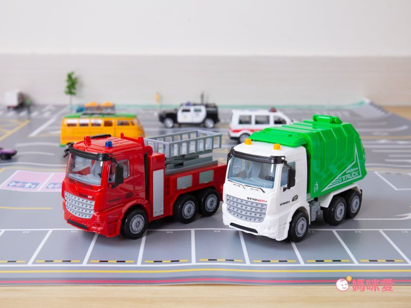 銅板價【擬真合金車】車車控寶千萬別錯過！