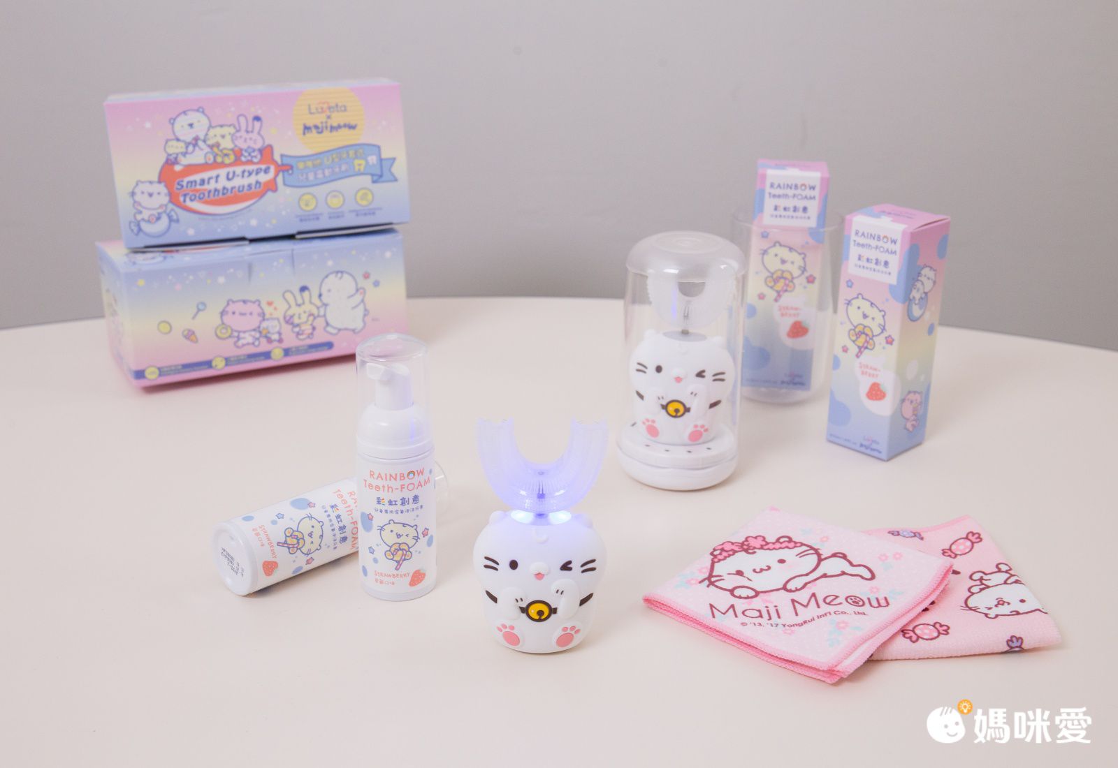 Luveta 樂唯他 - Ｕ型牙套式兒童電動牙刷-麻吉貓聯名限定款 (U型矽膠刷頭(6-12歲)*4)-贈麻吉貓兒童含氟泡沫牙膏(草莓)+麻吉貓小方巾(款式隨機)+直桿軟毛刷頭*1