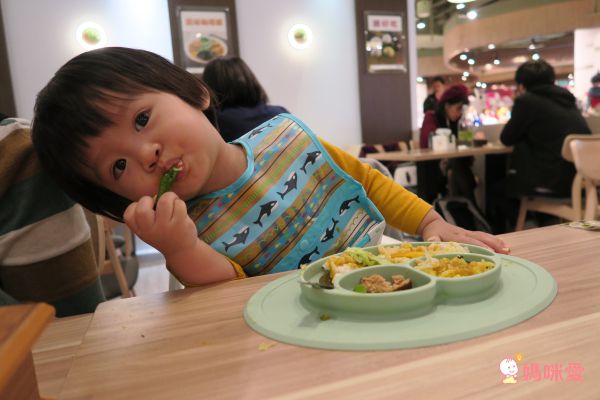 美國 green sprouts - 小綠芽魔鬼氈雙面防水/防食物掉落圍兜三入組-素色藍