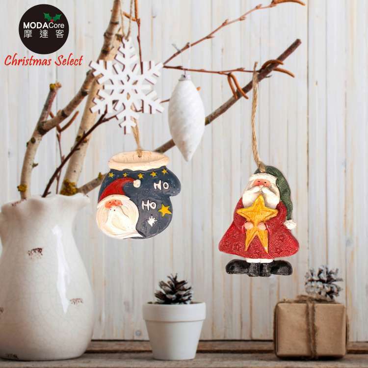 MODACore 摩達客 - 聖誕樹脂藝術創作裝飾吊飾-2入組-1.紅手套抱星老公