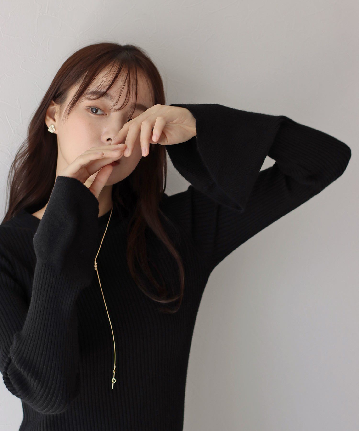 日本 BLUE EAST - 優雅喇叭袖細羅紋修身長袖上衣-藍