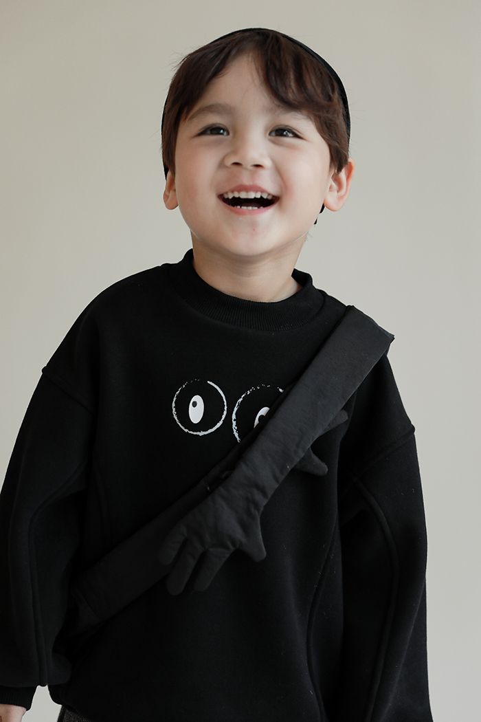 TONGMO - (加絨)圓領長袖上衣/大學T-大眼睛-黑色