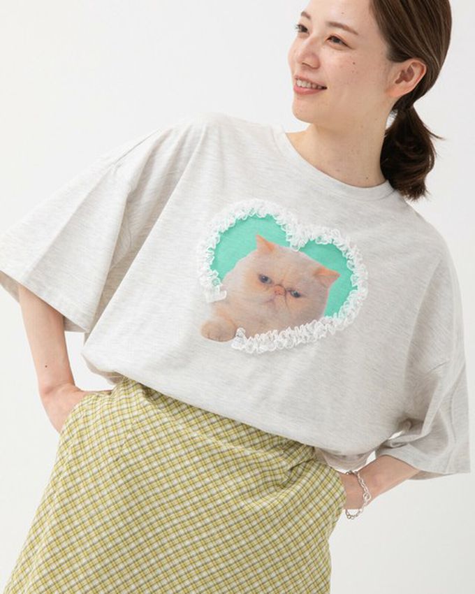 日本 gleam - 厭世貓咪愛心蕾絲寬大風短袖T恤-綠貓-燕麥灰