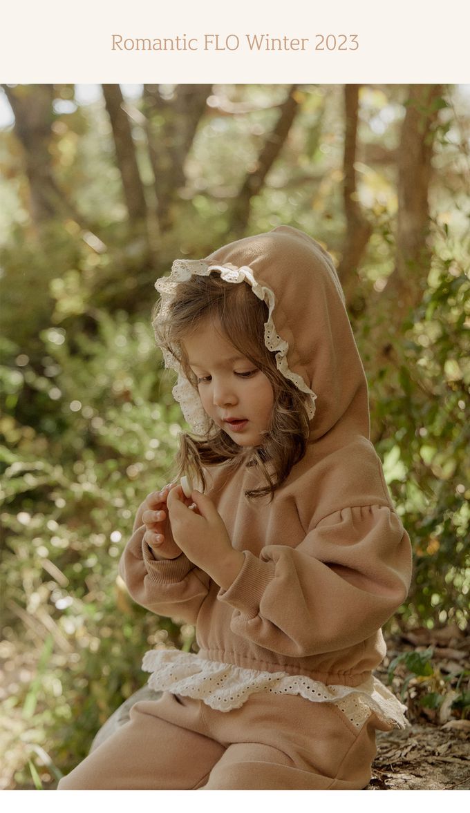 韓國 Puellaflo - 布花蕾絲點綴連帽上衣-棕