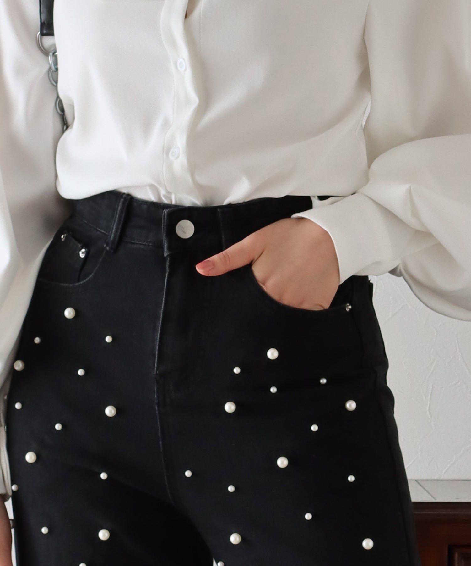 日本 BLUE EAST - 熱銷款 時尚珍珠點綴牛仔褲-A款-靛藍