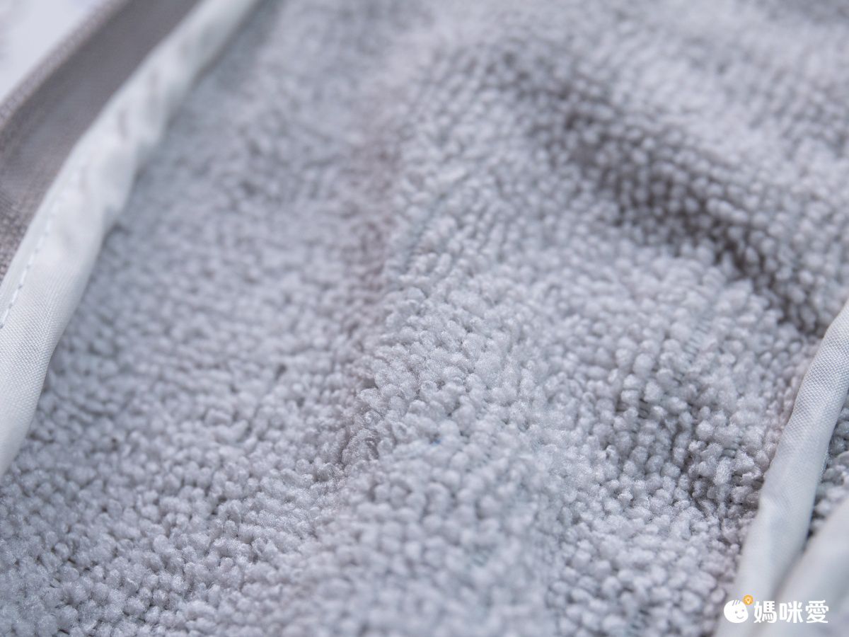 日本 nifty colors - 隨身雨傘吸水套-藍天白雲 (適用26cm以內折疊傘)