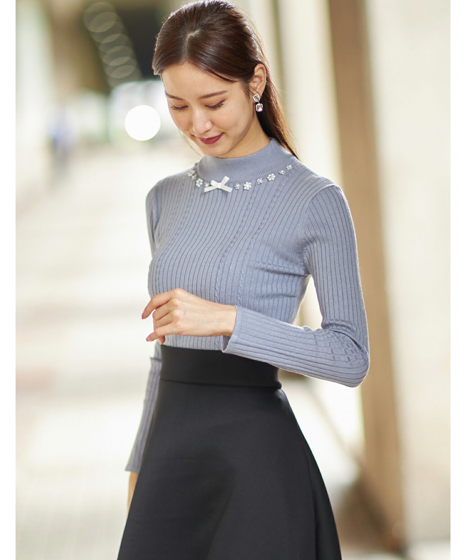 日本 tocco-closet - 氣質珍珠花朵針織上衣-奶油杏