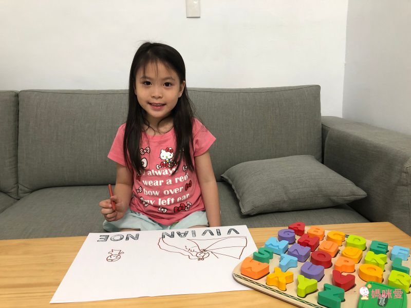 Crayola繪兒樂 - 早教創意啟蒙趣味蓋印塗鴉字母木拼圖-【獨家送】Crayola質感收納袋