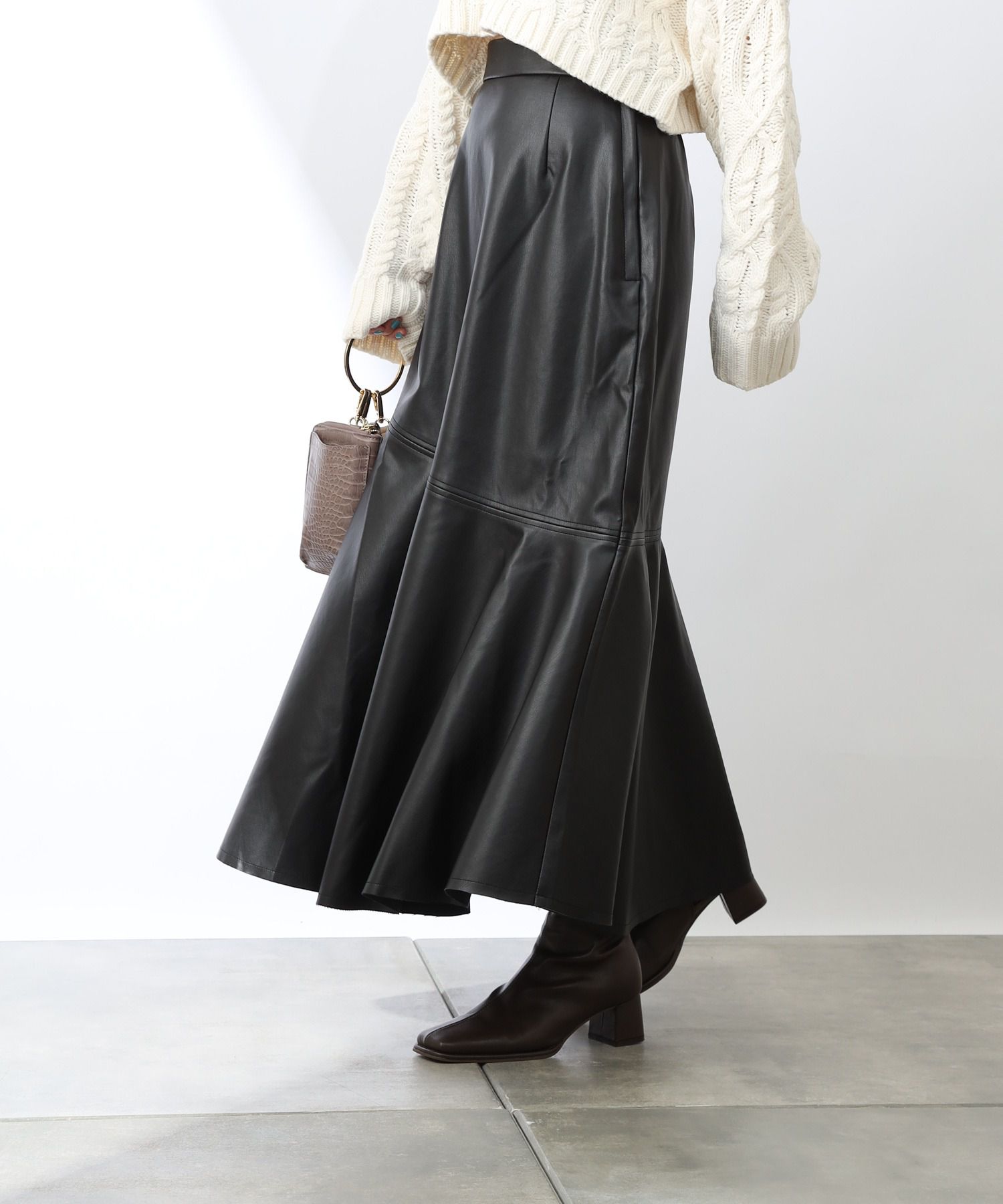 日本 ELENCARE DUE - 魚尾造型皮質長裙-米