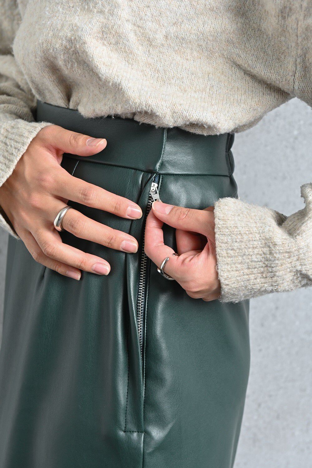 日本 ELENCARE DUE - 魚尾造型皮質長裙-米