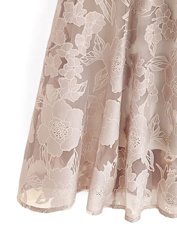 日本 GRL - 芍藥花刺繡修身長裙-簡約黑