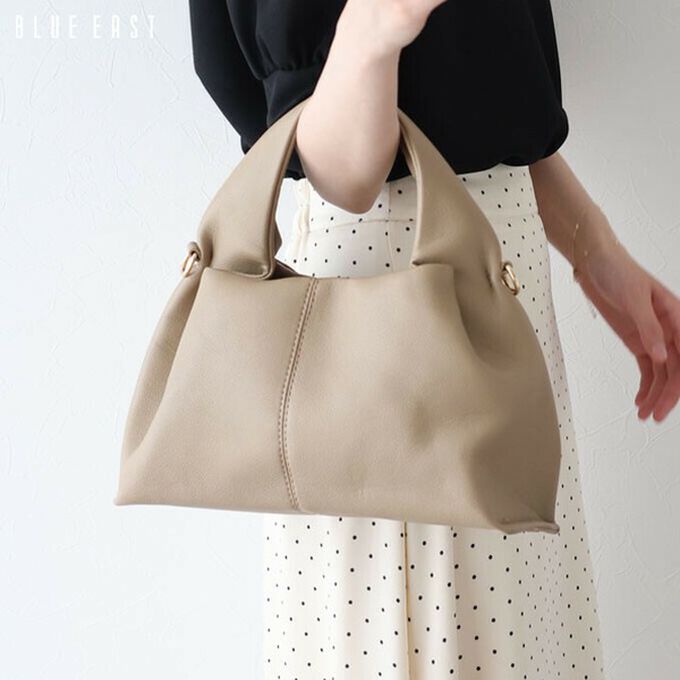 日本 BLUE EAST - 圓潤俏麗2way手提包(附長揹帶)-卡其