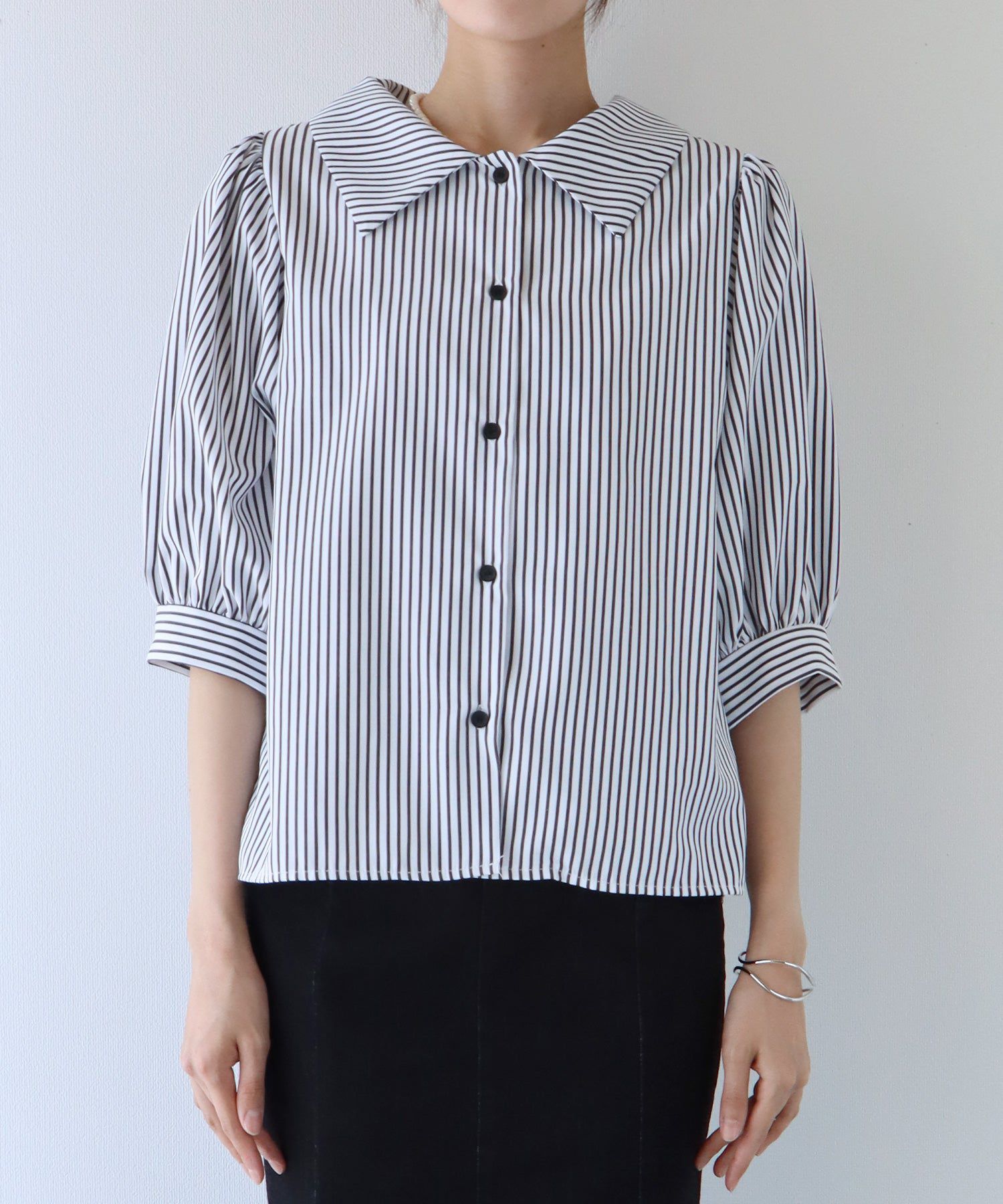 日本 BLUE EAST - 百搭翻領澎澎袖襯衫-直條紋-水藍