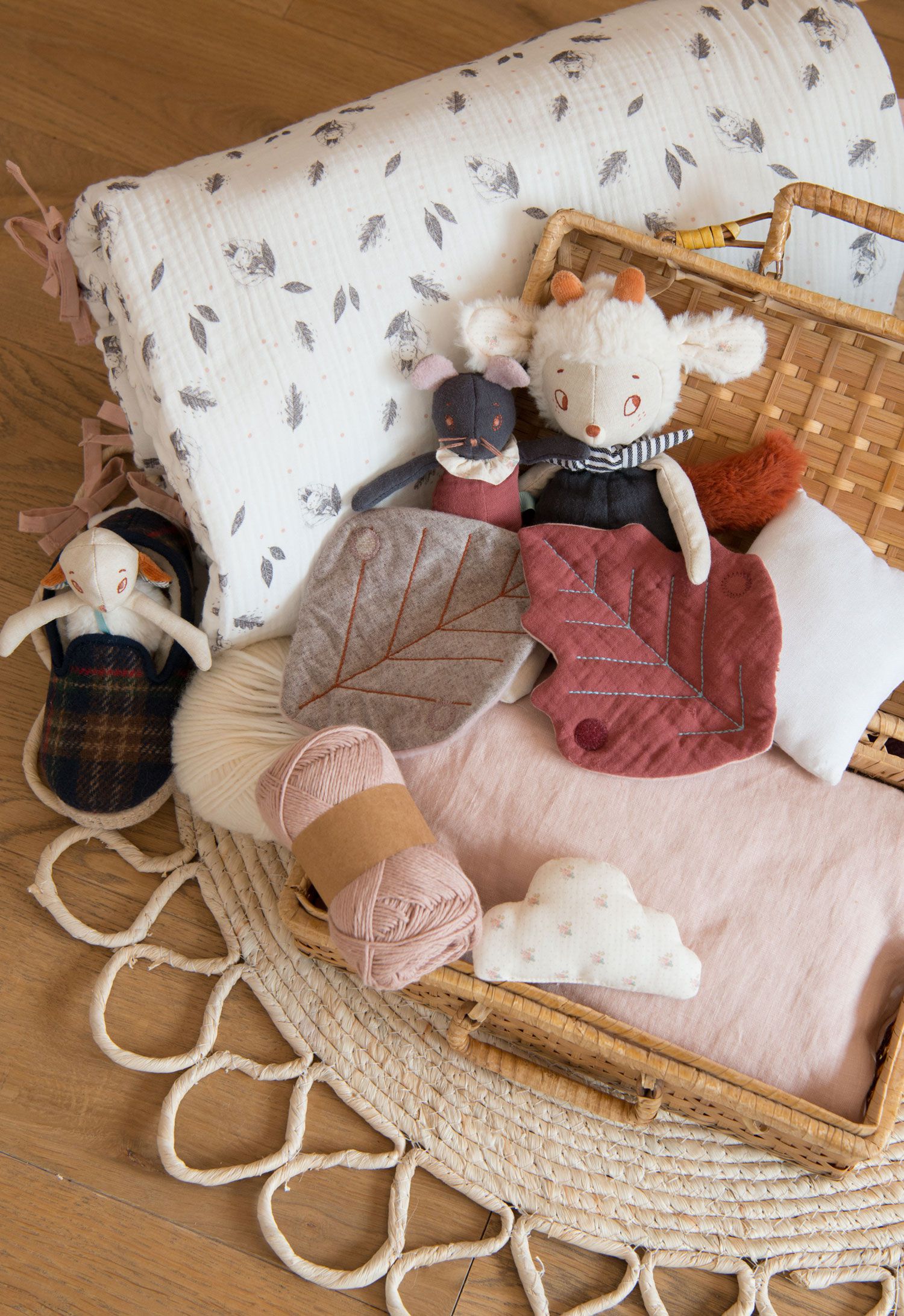 Moulin Roty - 蘋果抱枕 (330*280*100)