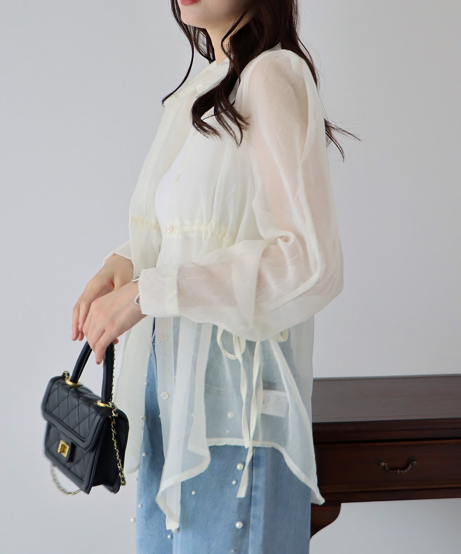 日本 BLUE EAST - 透膚抽繩翻領薄襯衫-米杏