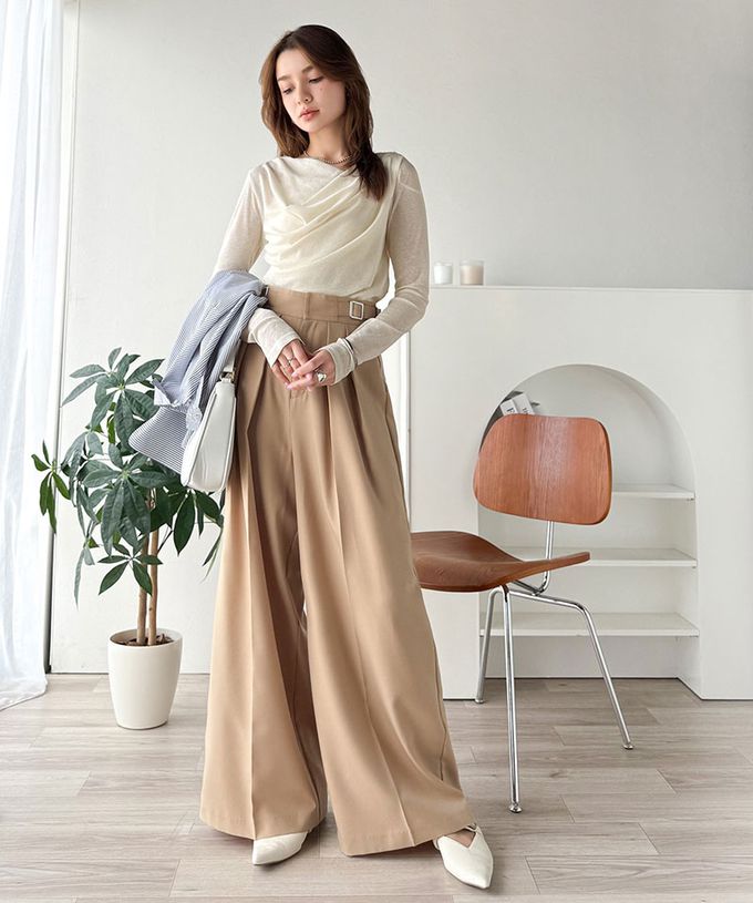 日本 Classical Elf - 柔美皺摺顯瘦V領薄長袖上衣-黑