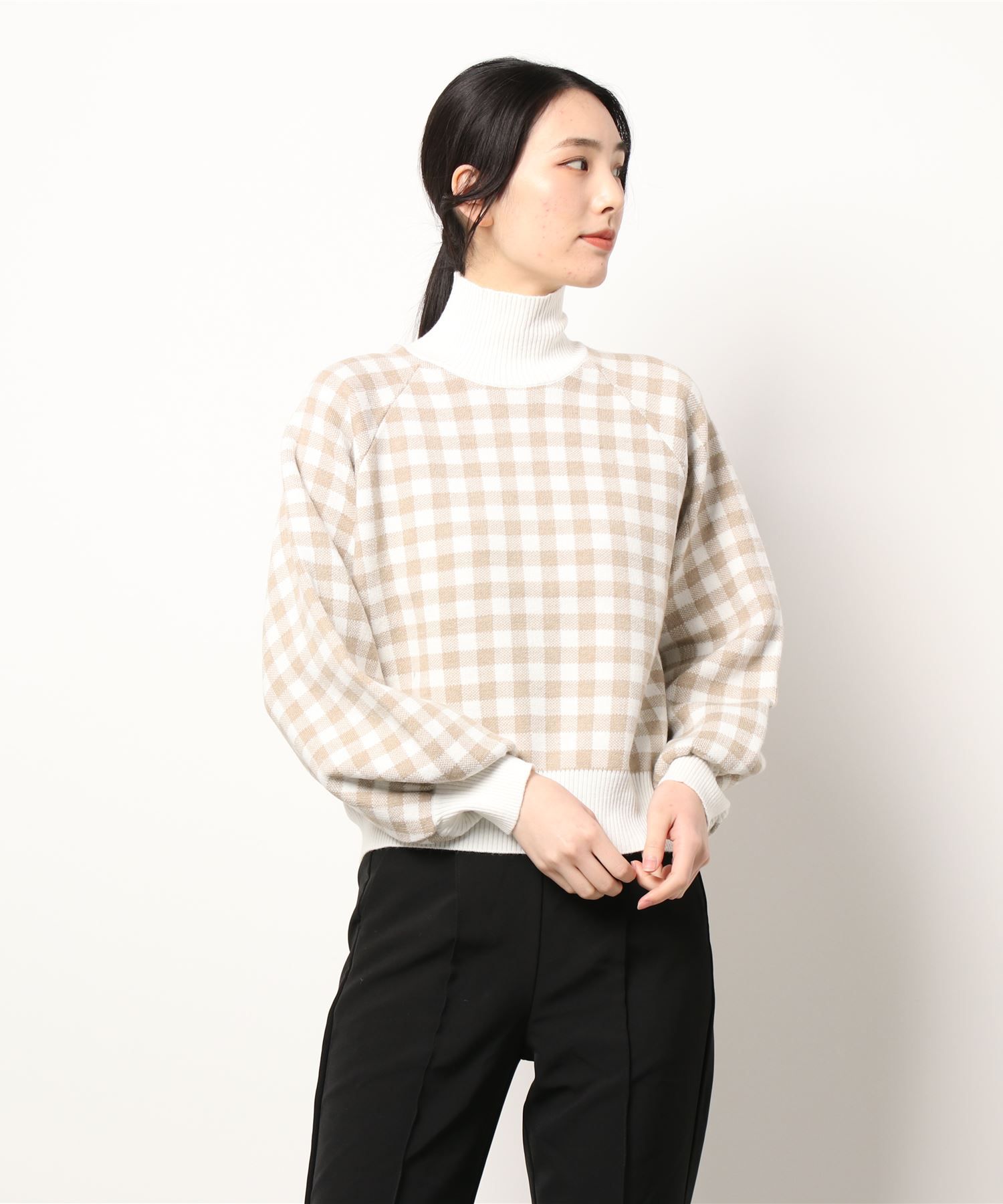 日本 Riche Glamour - 撞色格紋澎澎袖短版立領毛衣-杏