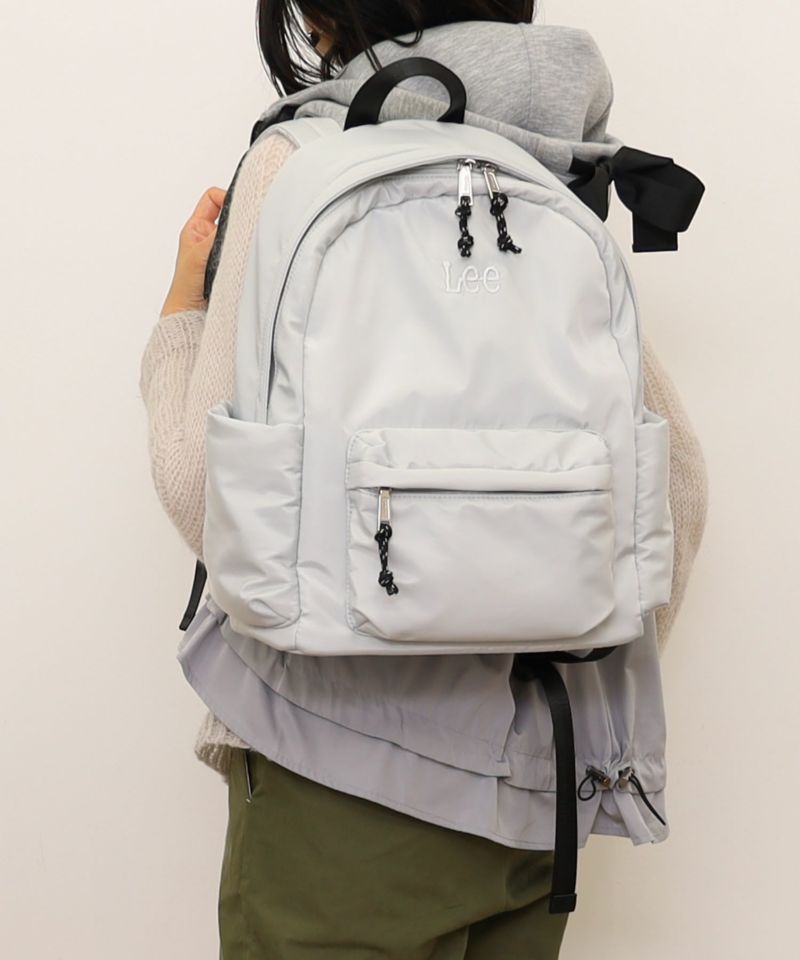 日本 COOCO - Lee聯名款 輕量美型後背包-淺灰 (W30*H39*D15cm)