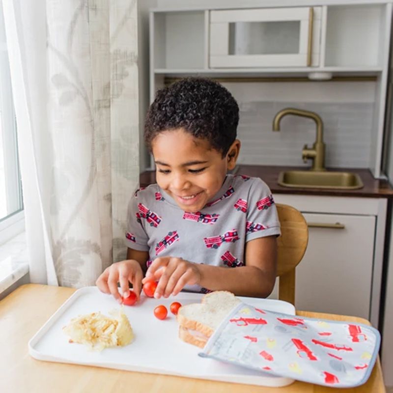 美國 green sprouts - 小綠芽超防滑寶寶學習吃飯矽膠耐熱學習餐盤/餐墊-純白