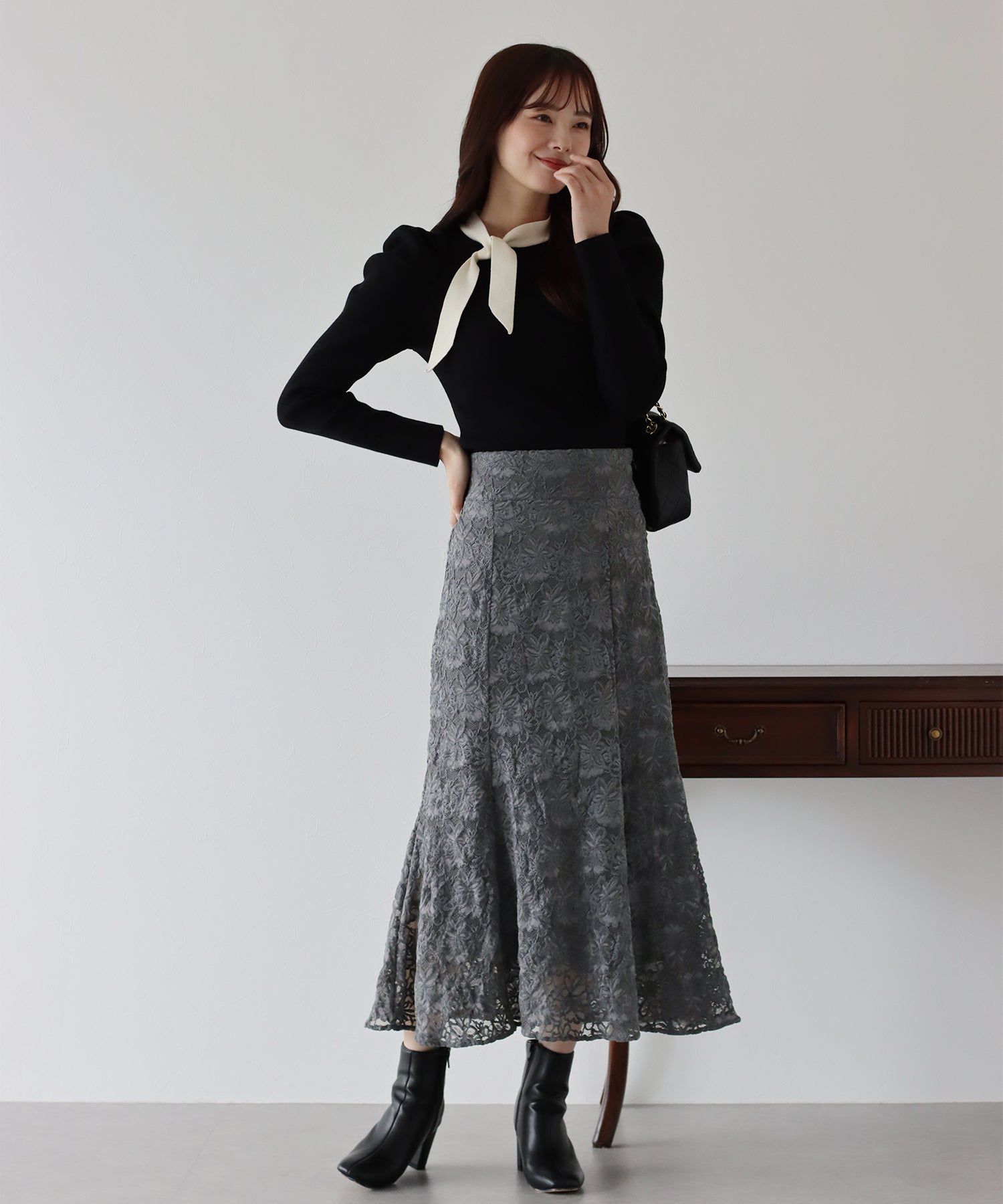 日本 BLUE EAST - 華麗全蕾絲鬆緊魚尾裙-黑