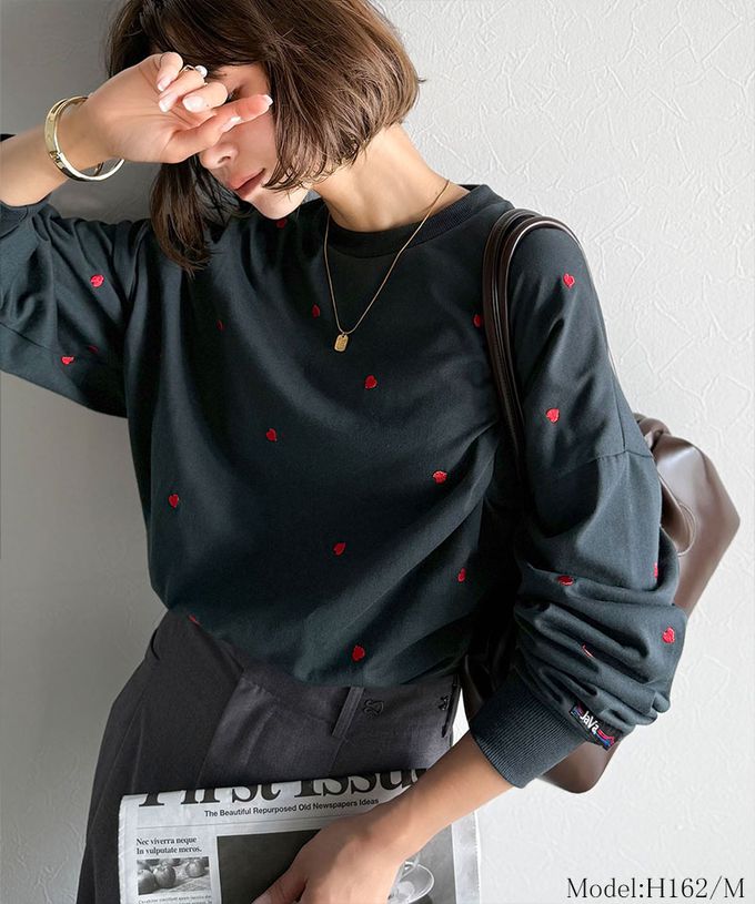 日本 Classical Elf - Java 滿版甜蜜心型長袖上衣-海軍藍x紅