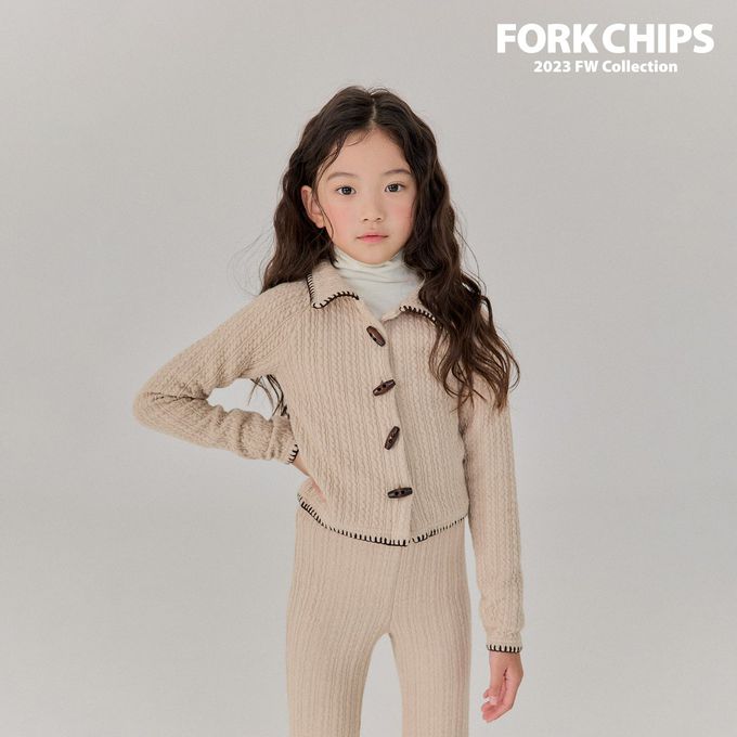 韓國 FORK CHIPS - 編織感牛角釦針織外套-卡其