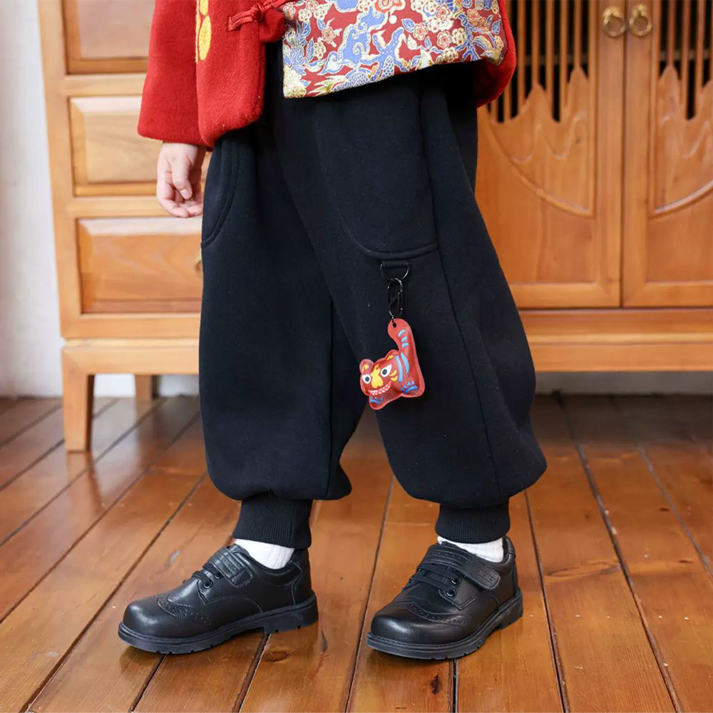 加絨保暖造型束口褲-立體福虎-黑色