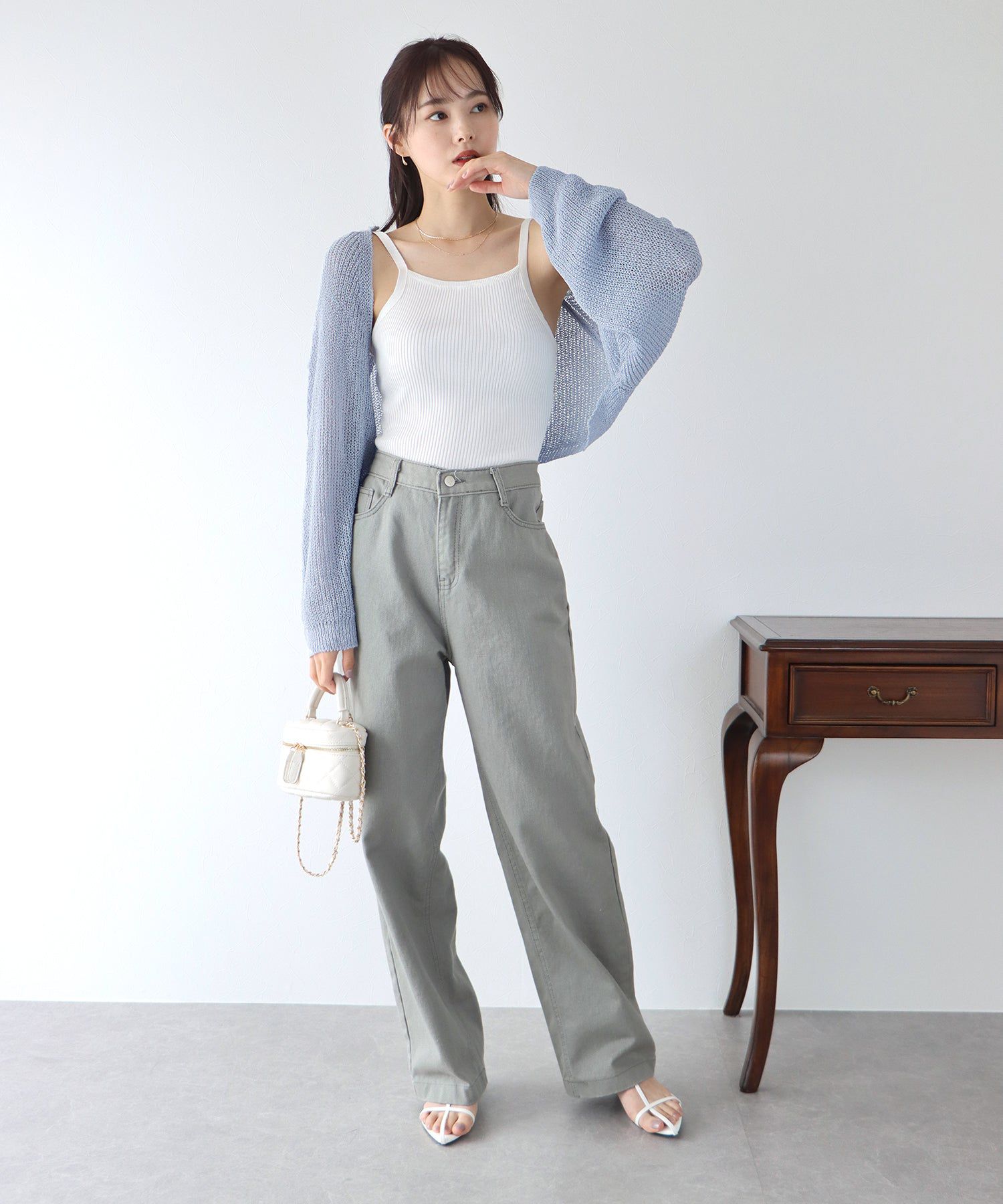 日本 BLUE EAST - 百搭開襟短版針織外套-米杏