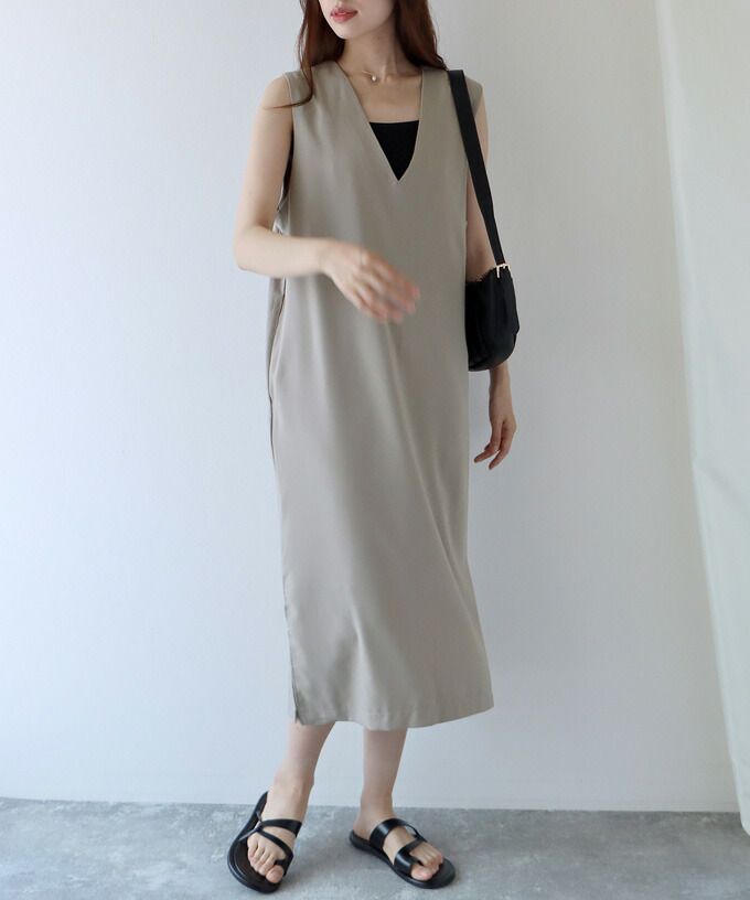 日本 BLUE EAST - 2WAY率性簡約V領連身洋裝/背心裙-黑