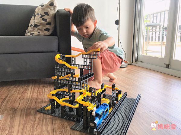 德國 HUBELiNO - pi系列軌道積木-70pcs(高斯大砲+基礎顆粒+軌道套件)