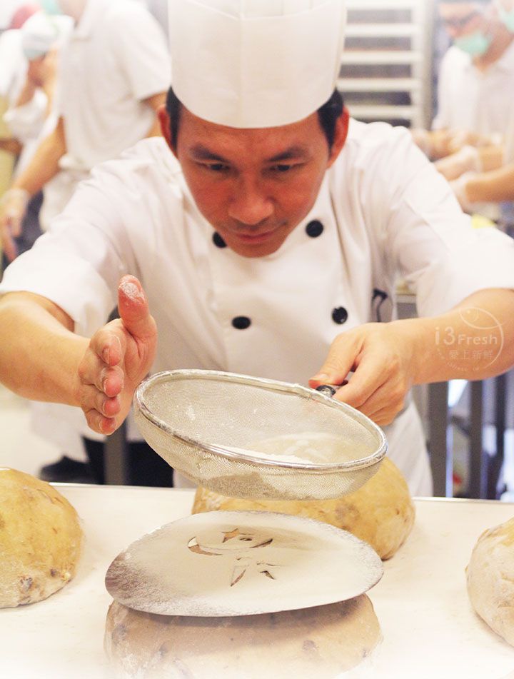 愛品鮮 - 周銷千盒 中秋禮品 吳寶春禮盒2盒組-鳳梨酥4顆/鳳凰酥4顆/蛋糕鳳梨酥4顆/蛋奶素