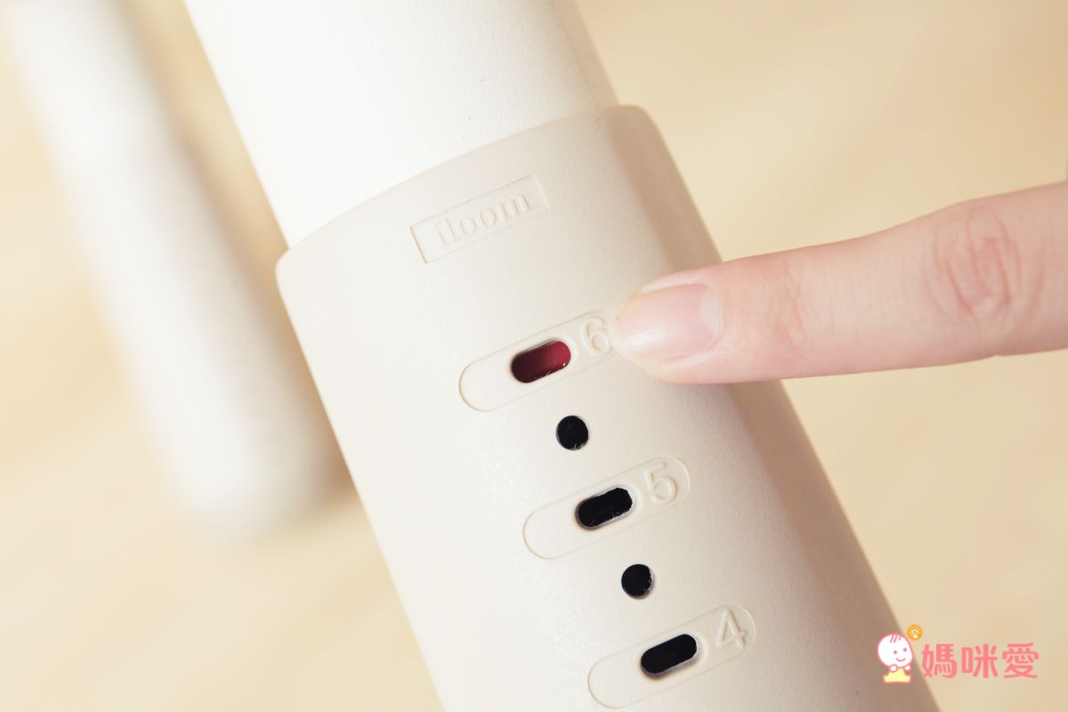 iloom怡倫家居 - Tinkle-Pop 兒童800型 三段式幸運草成長桌-原木色