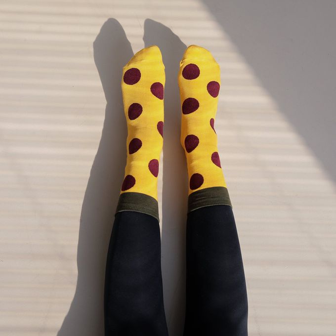 韓國Marian - 撞色大圓點中筒襪-白X黑 (Free)