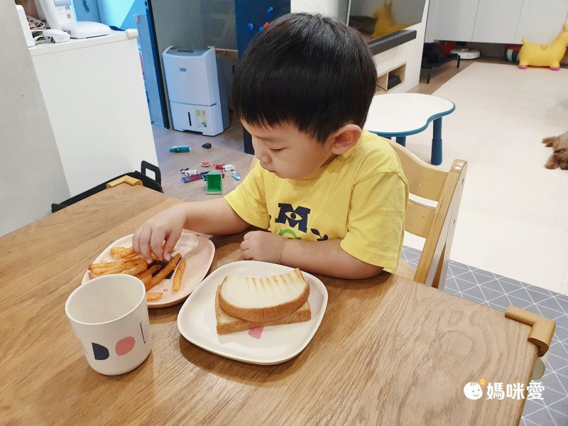 法國母嬰界最熱門【EKOBO】學習餐具！天然竹纖維材質抗菌防黴！