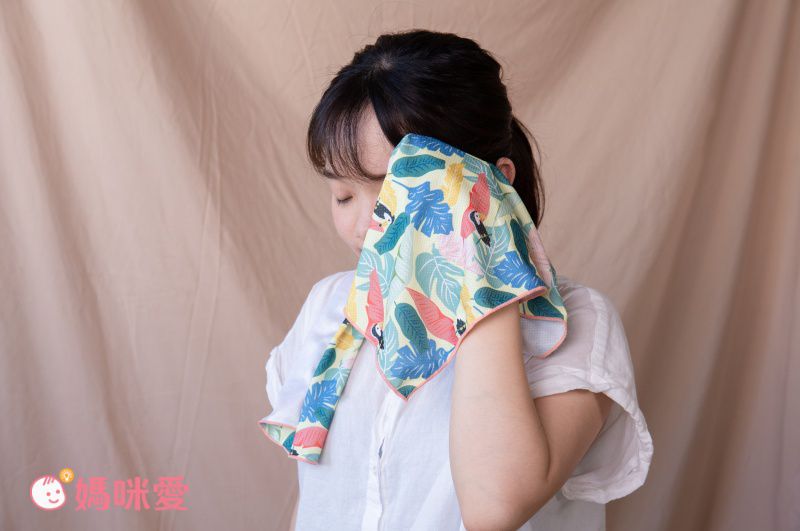 日本 LIV HEART - 抗UV水涼感巾(附收納罐)-鯨鯊兄弟-水藍 (30x100cm)